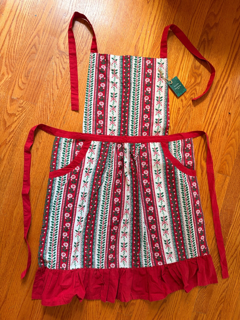 Sur La Table Green & Red Floral Stripe Holiday Apron, NWT